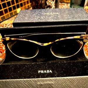 Prada reading eye glasses 👓